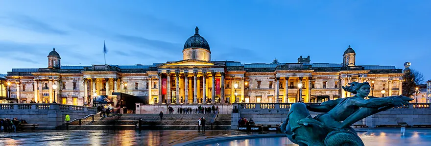 Un bouddhiste radical pince trois touristes dans un musée londonien